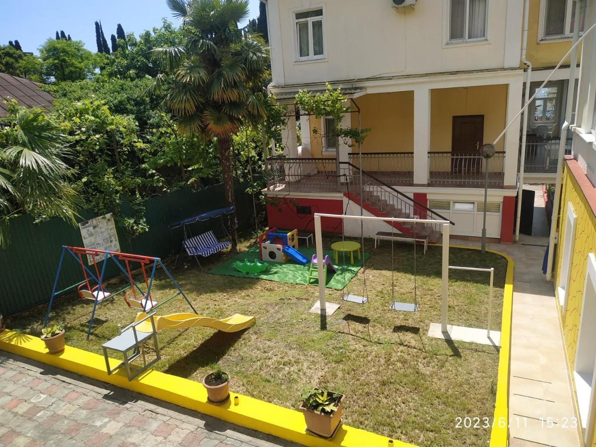Бестужевский Дворик Gagra Exteriér fotografie